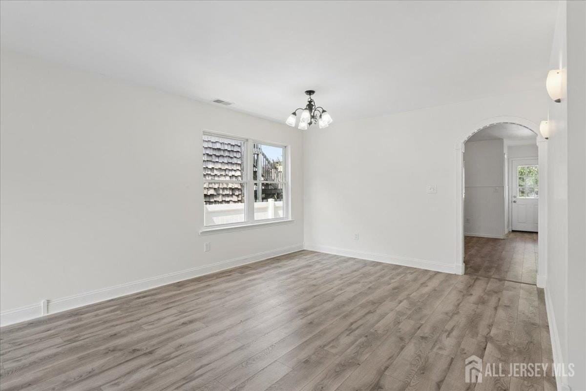 155 Emerson St - Photo 6 of 25