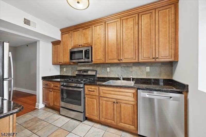 28 W Main St #2D - Photo 7 of 18