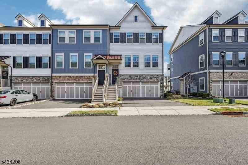 21 Dahlia Dr - Photo 2 of 49