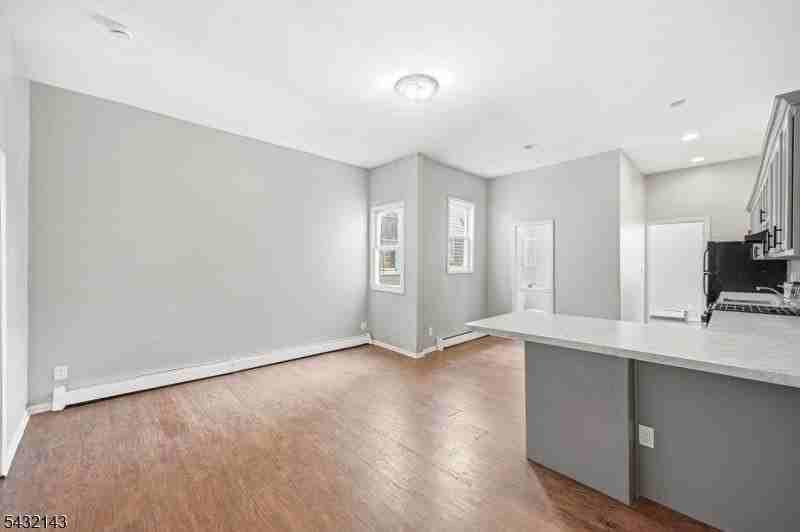 169 Mount Prospect Ave - Photo 6 of 15
