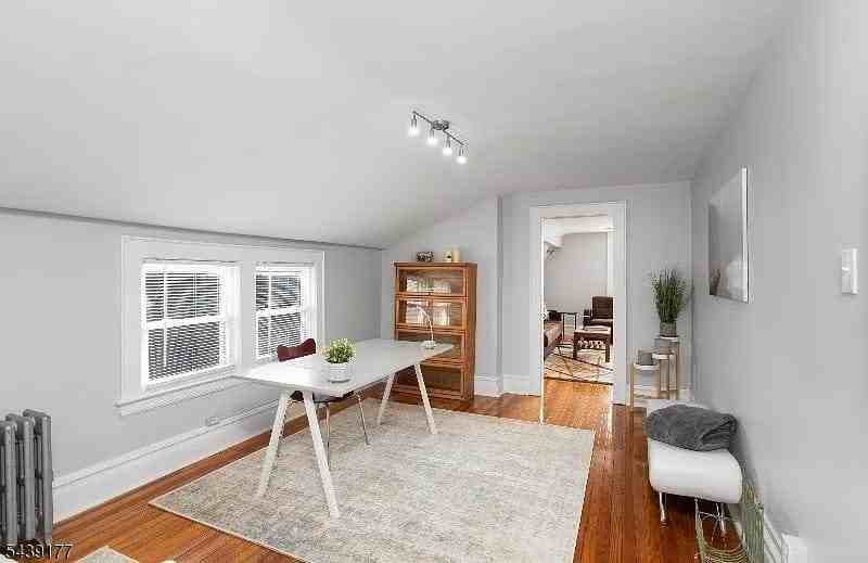 35 Hazelwood Rd #3 - Photo 4 of 12