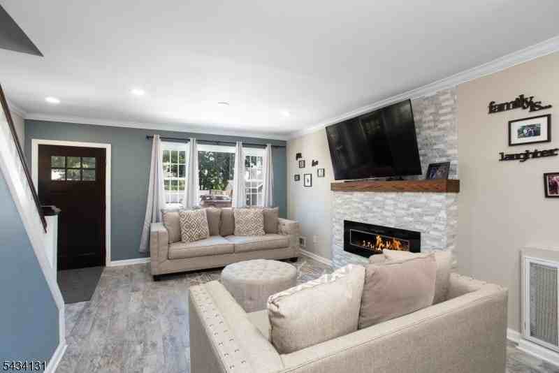 138 Jerome Pl - Photo 5 of 29