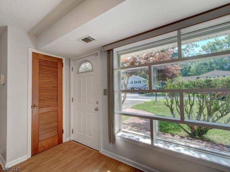 17 Brook Pl - Photo 4 of 22