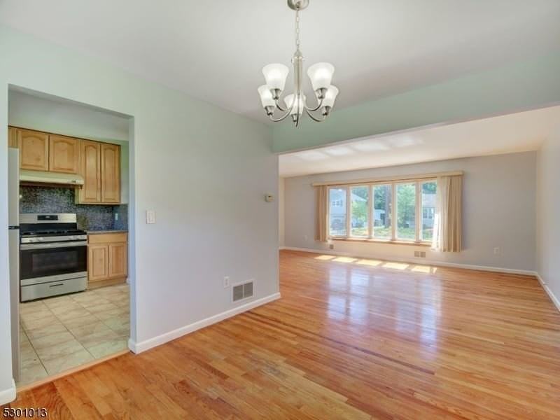 17 Brook Pl - Photo 7 of 22