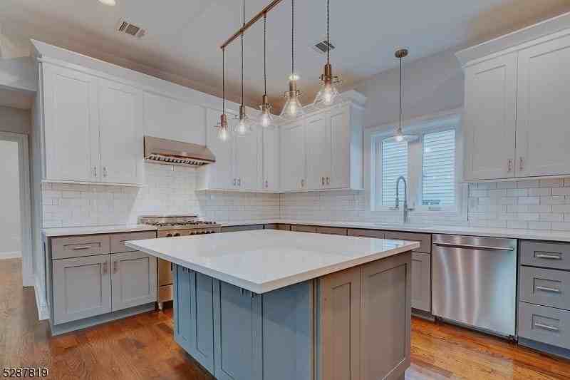 38 Apt1 Forest St - Photo 2 of 20