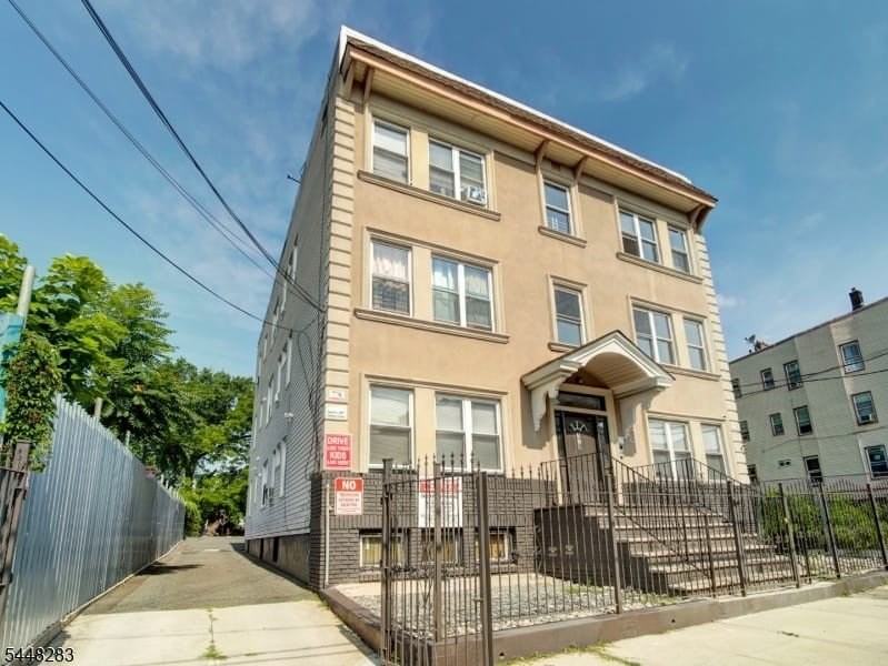 179 22nd St - Photo 2 of 17