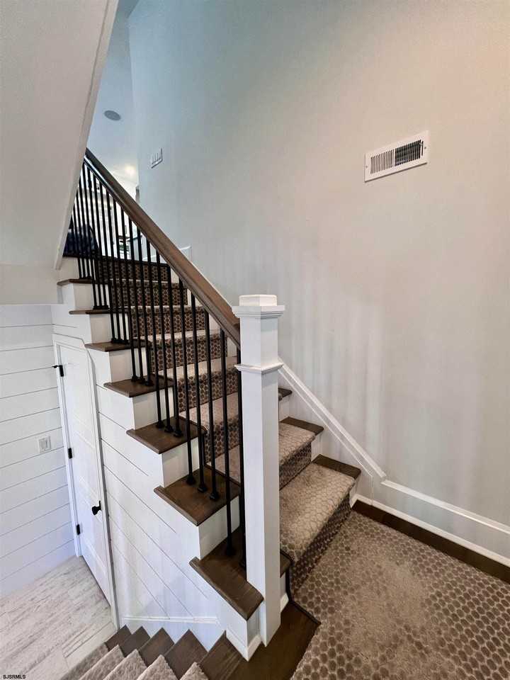 16A S Fredericksburg Ave - Photo 6 of 50