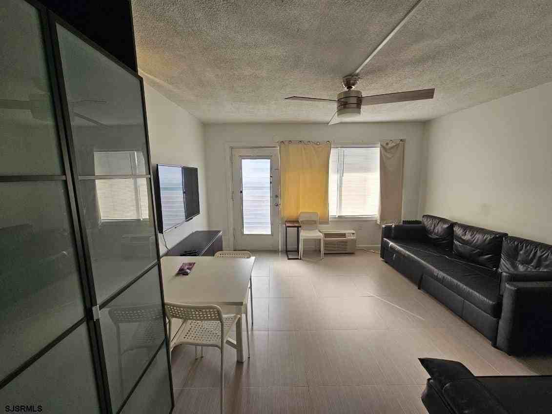 3501 3501 Boardwalk #B210 - Photo 5 of 12