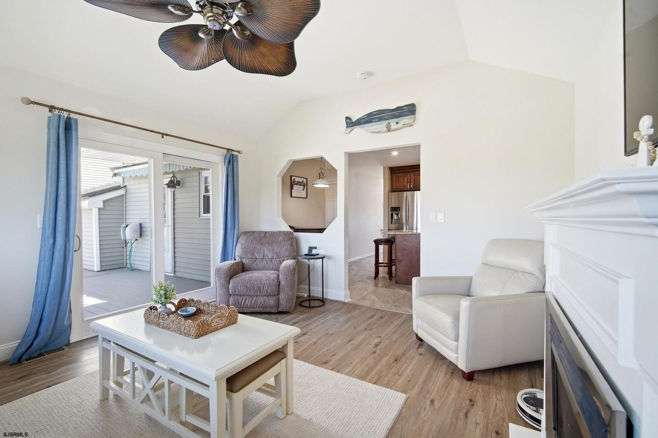 214 Hagen Rd - Photo 3 of 34