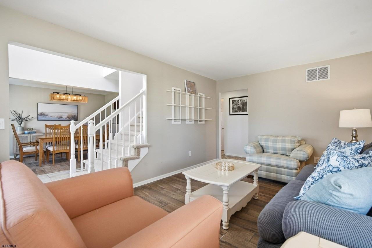 214 Hagen Rd - Photo 7 of 34