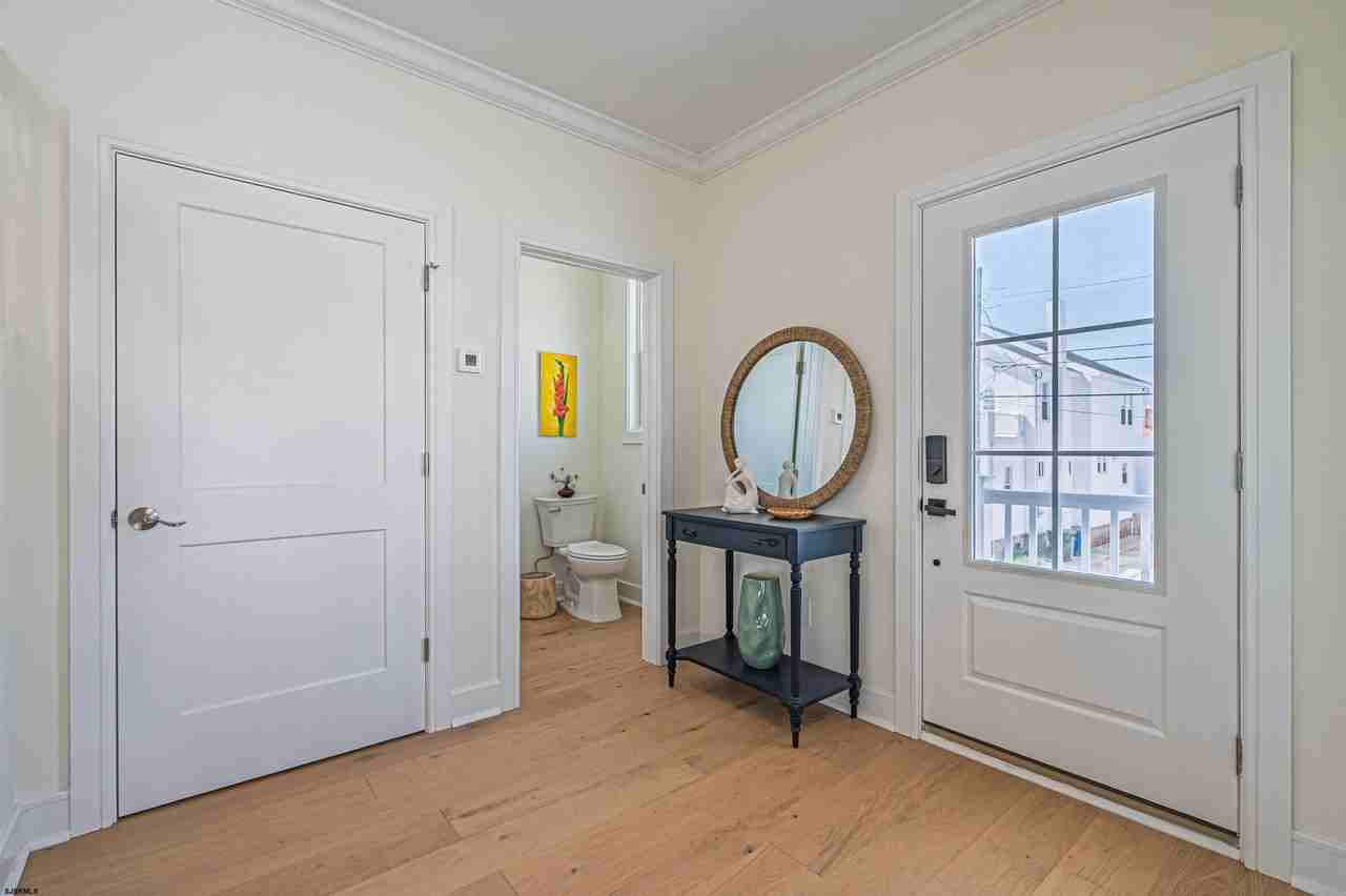 111 N Belmont Ave - Photo 4 of 50
