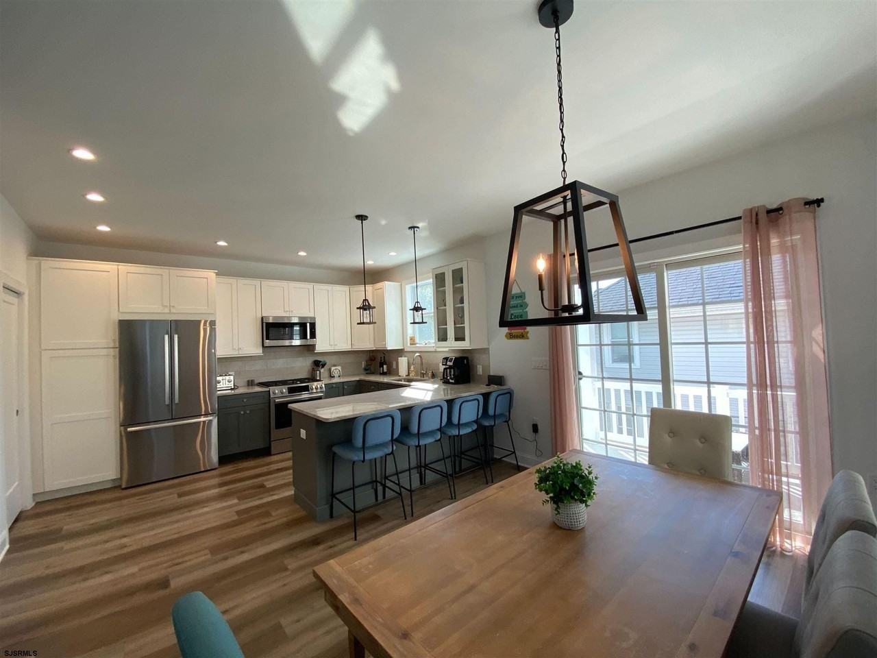 118 N New Haven Ave - Photo 7 of 23