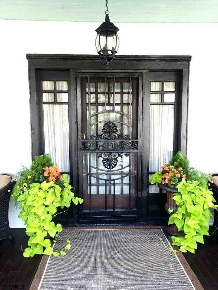24 S Vassar Sq