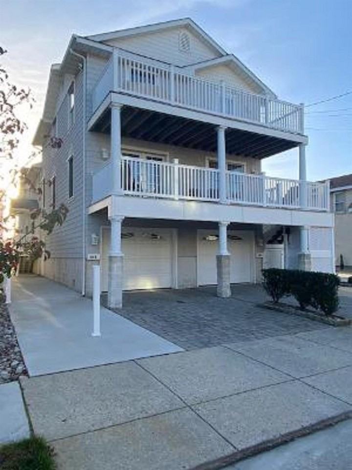 18 N Adams Ave #FRONT