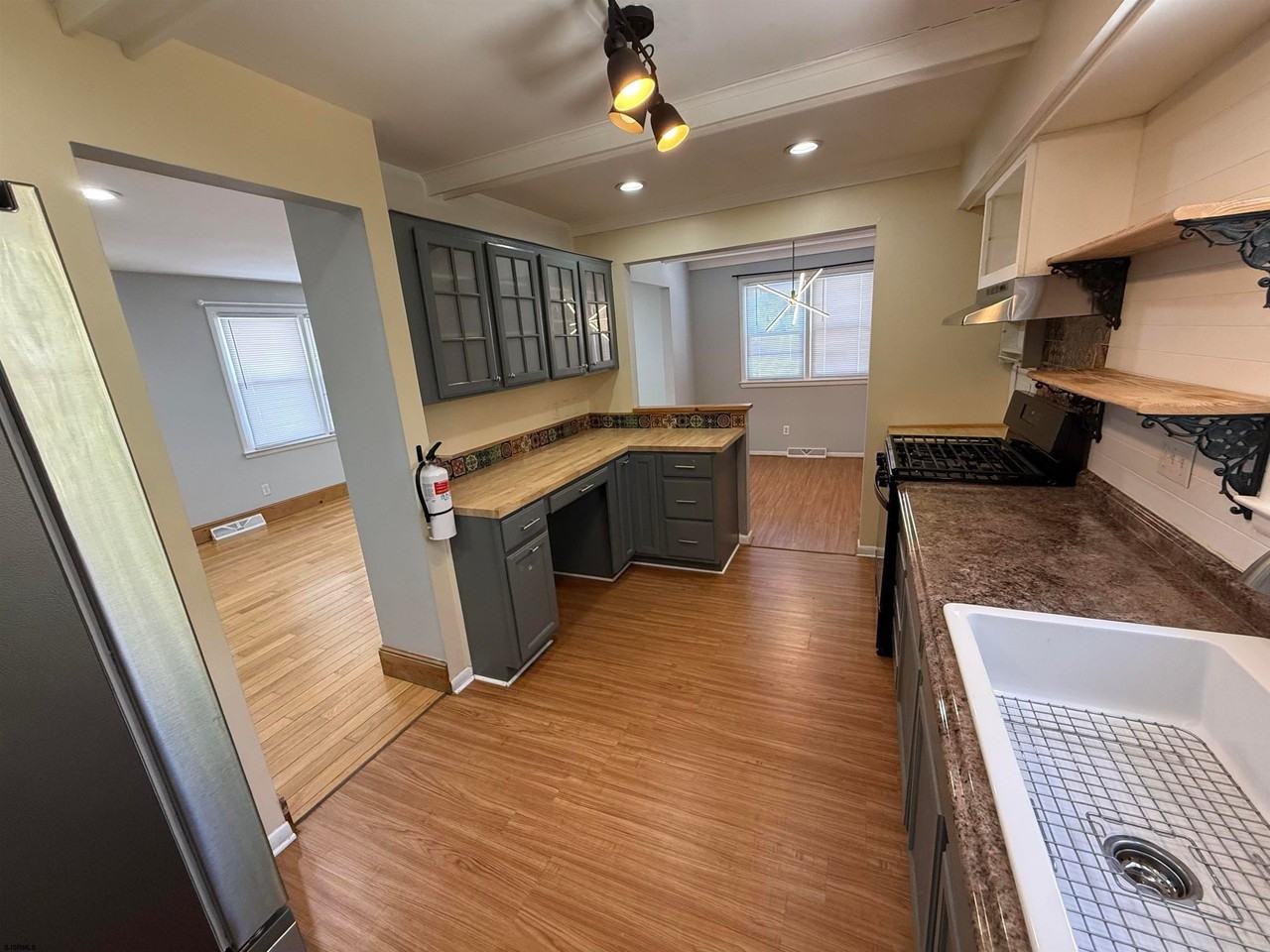 230 Bethel Rd - Photo 4 of 30