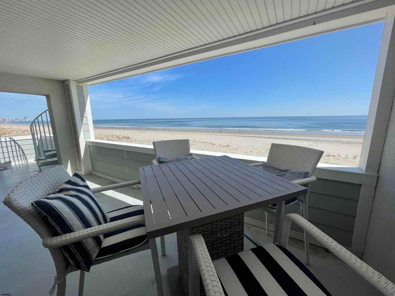 1703 Beach Ter #4N - Photo 4 of 32