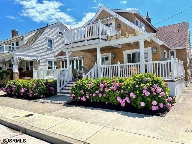 106 S Essex Ave