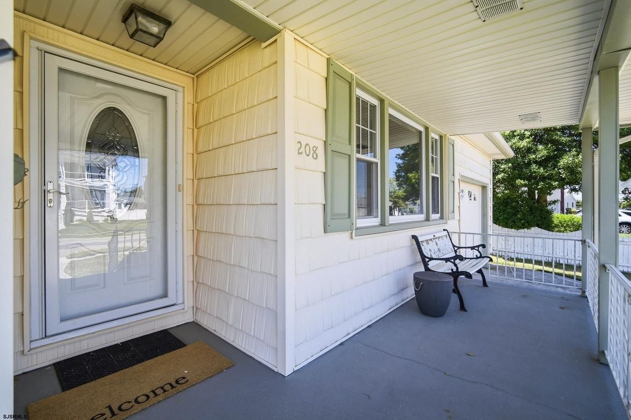 208 20th St S - Photo 2 of 23