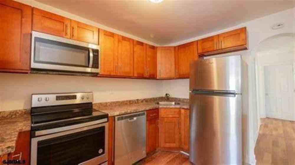 38 N Iowa Ave #2 - Photo 3 of 17