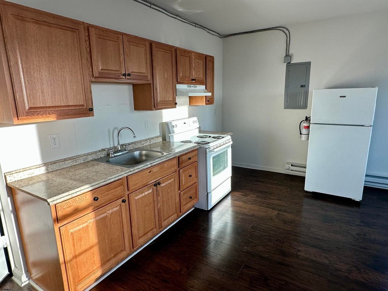 37 N Massachusetts Ave #3 - Photo 5 of 16