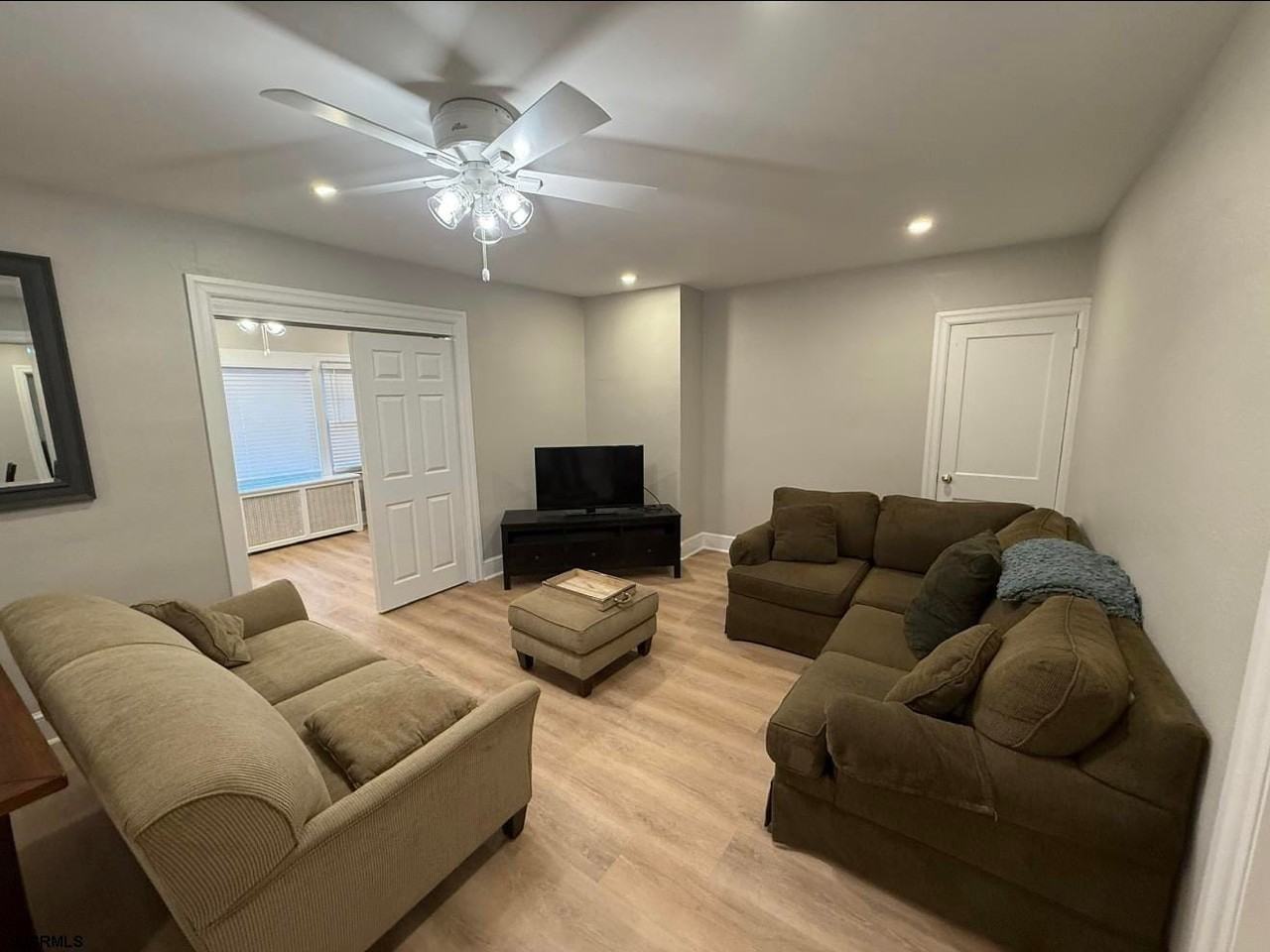 109 N Granville Ave - Photo 7 of 12
