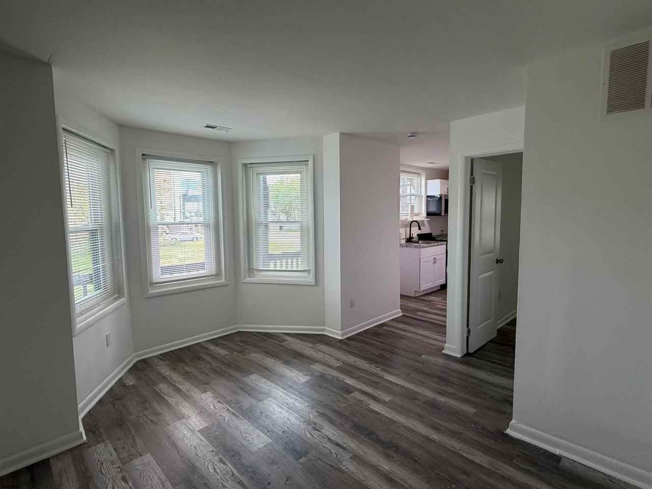 24 N Vermont Ave - Photo 5 of 17