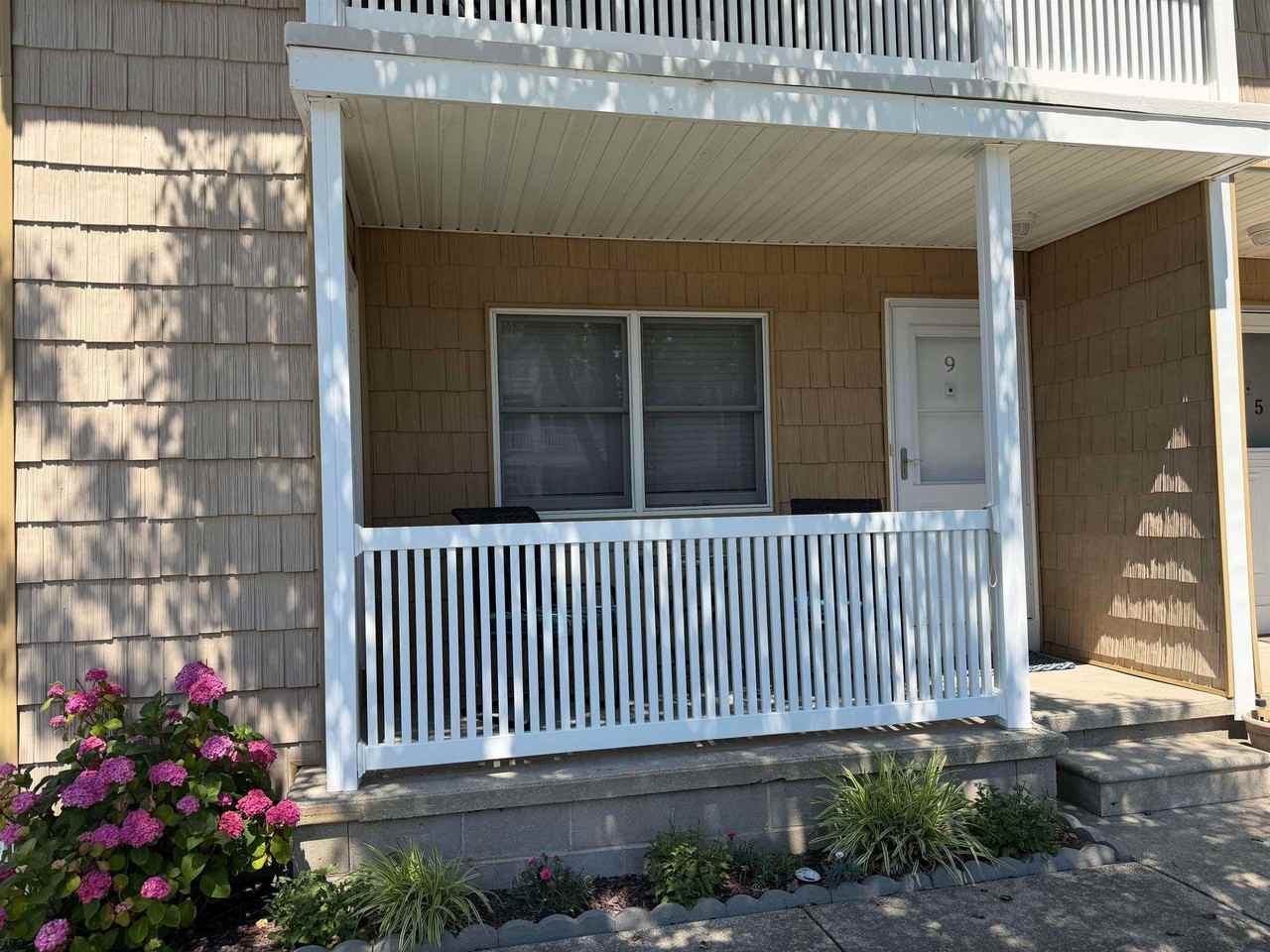 251 4th St S - Photo 2 of 23