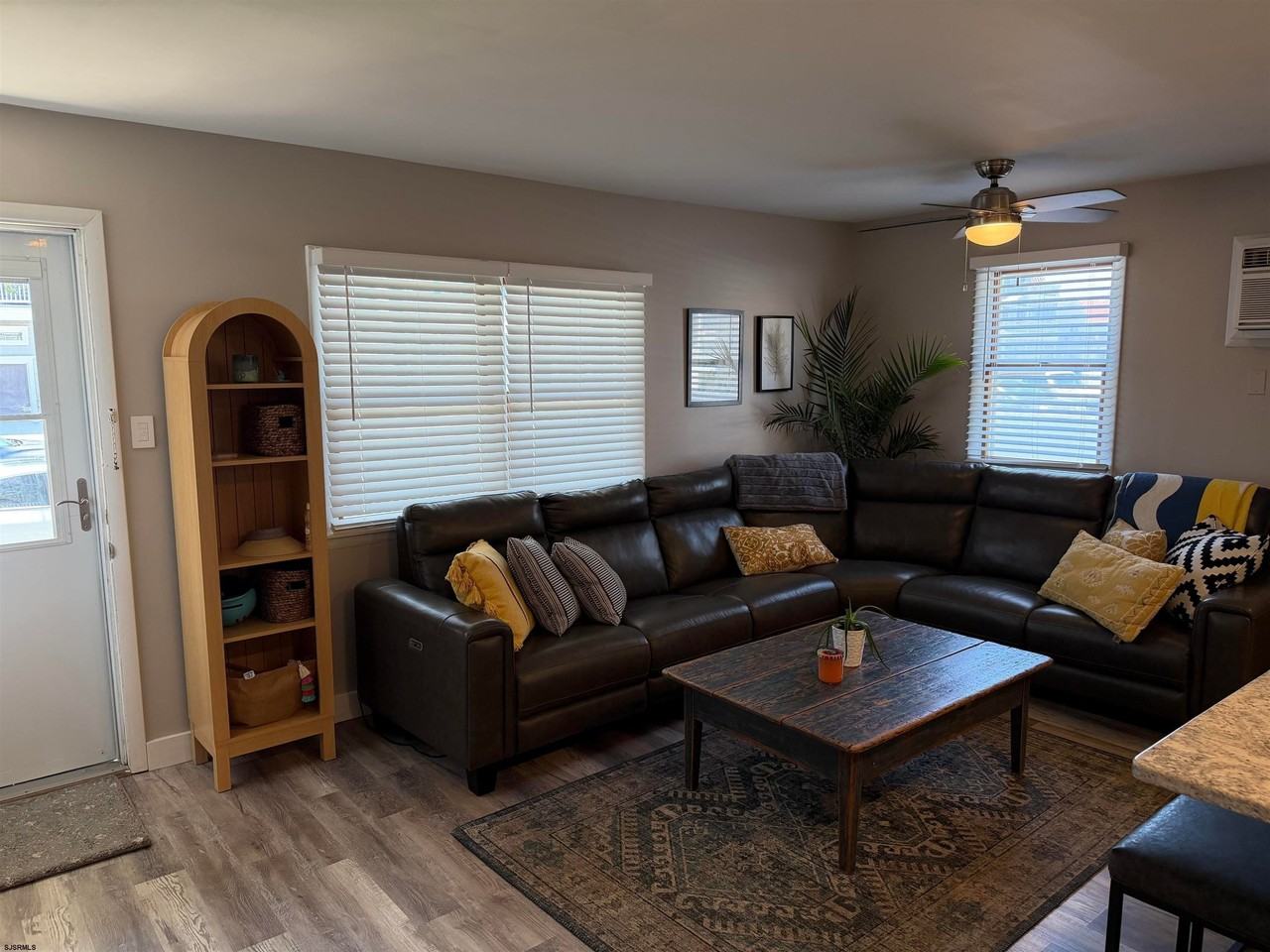 251 4th St S - Photo 7 of 23