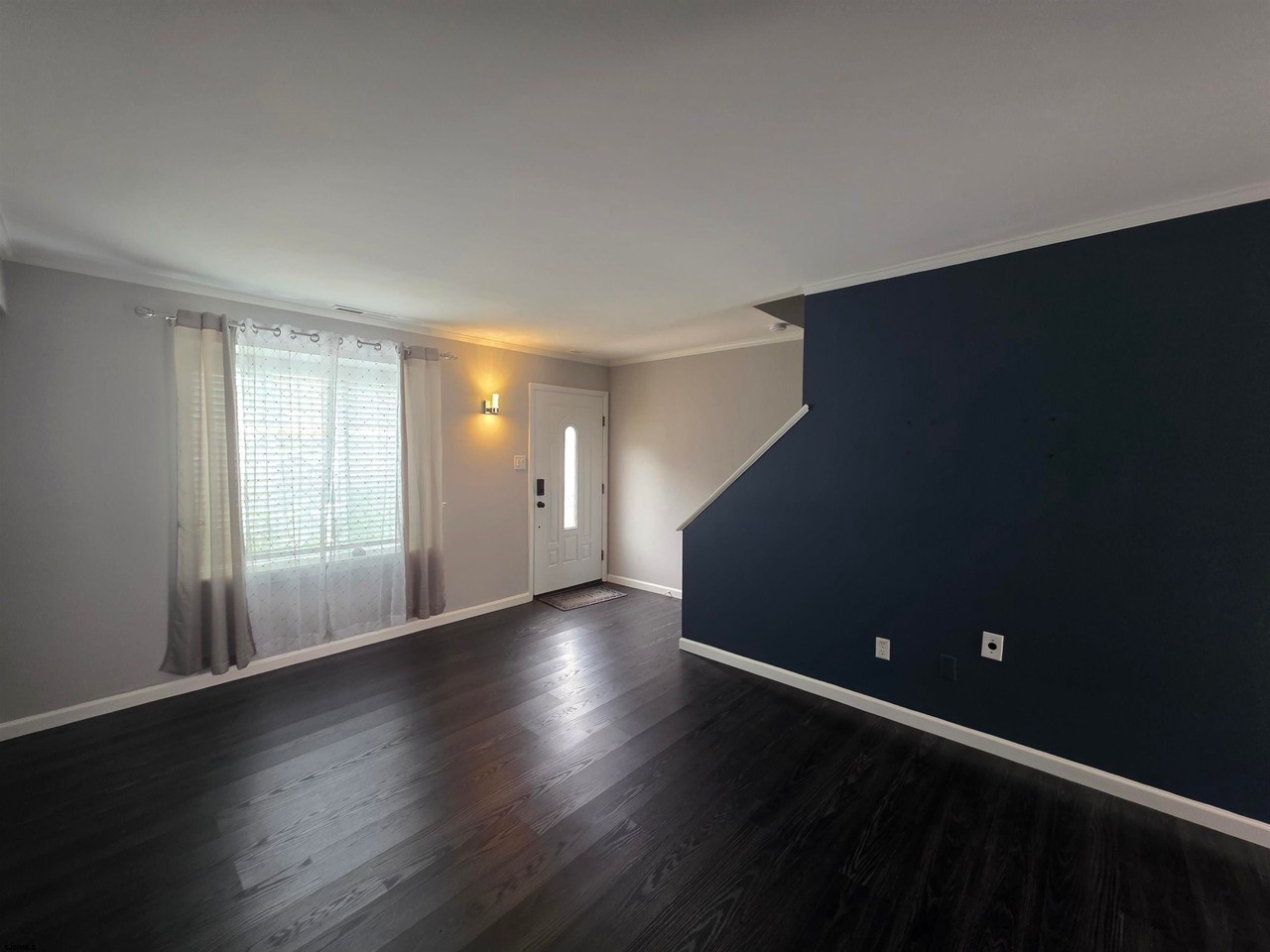 2425 Arbor Ct - Photo 2 of 15