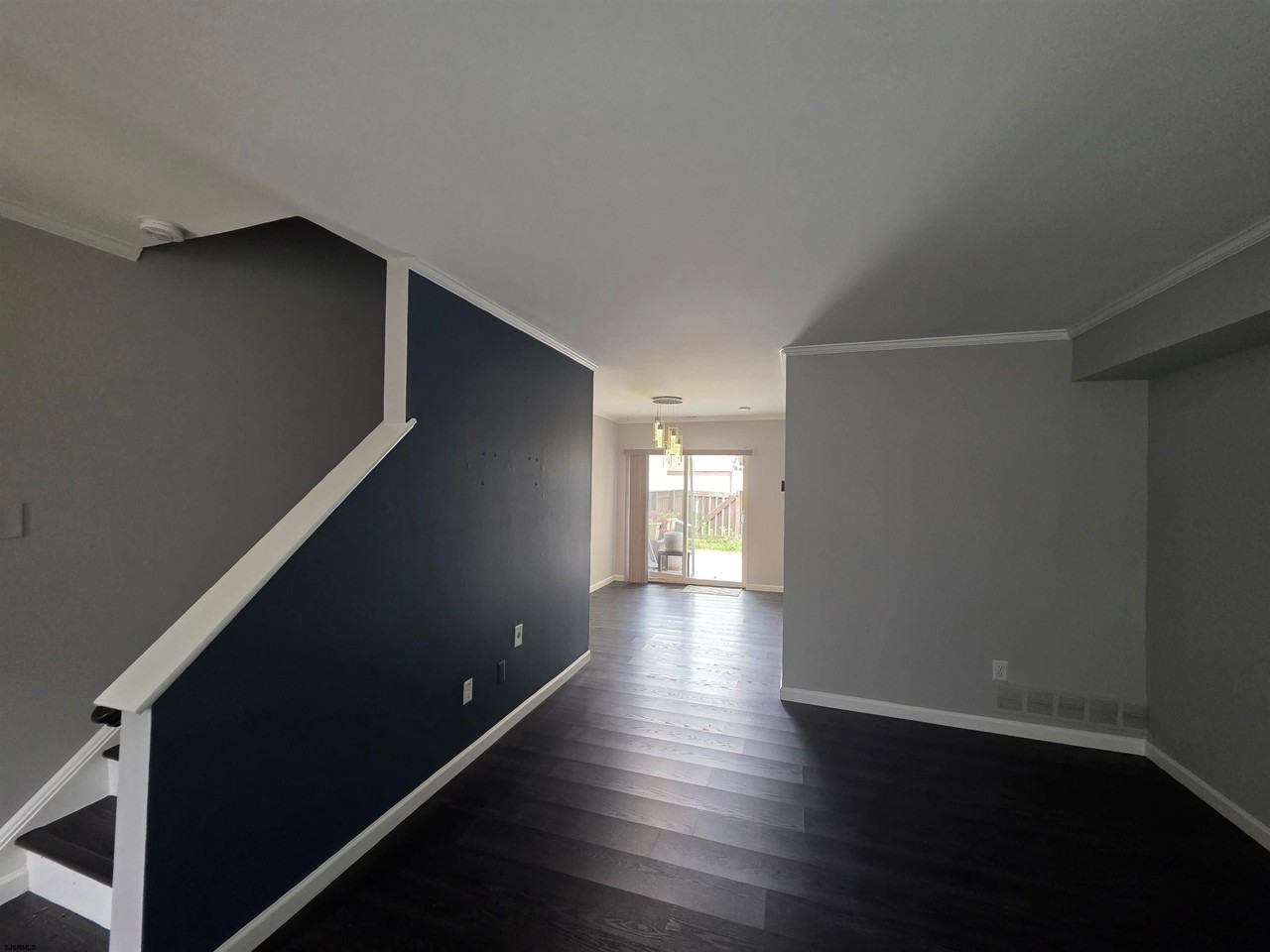 2425 Arbor Ct - Photo 3 of 15