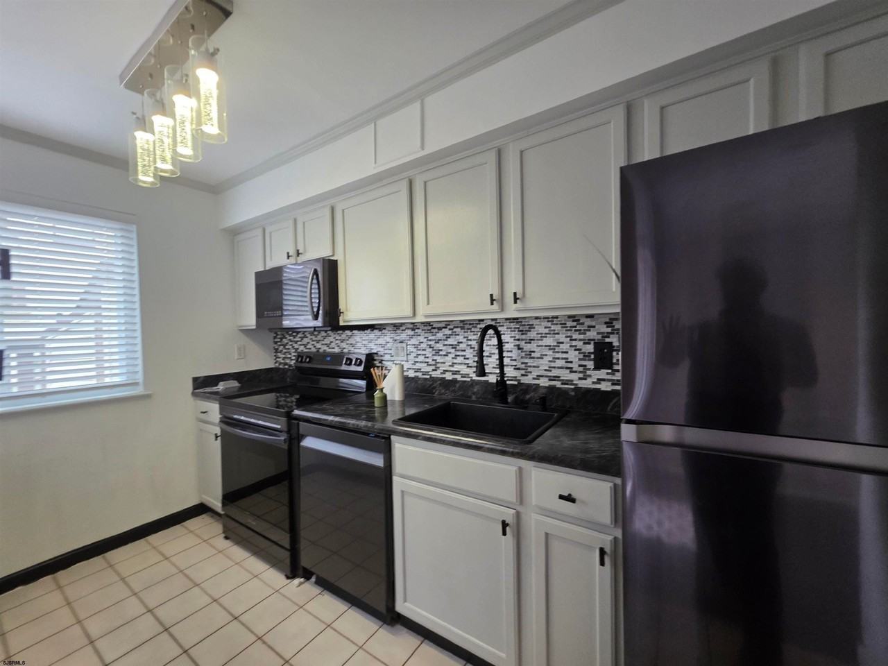 2425 Arbor Ct - Photo 5 of 15