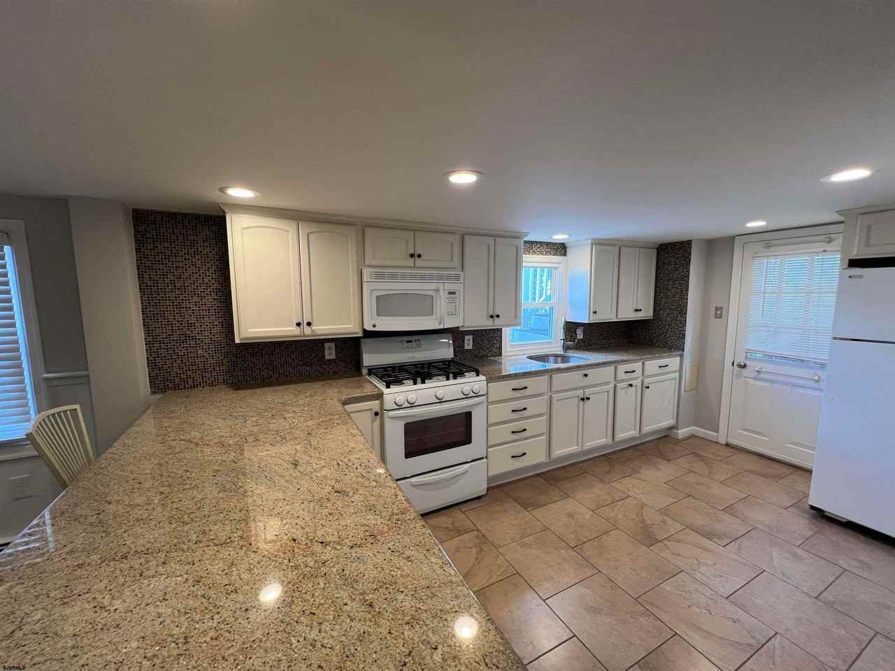 101 Atlantic Ave - Photo 4 of 23