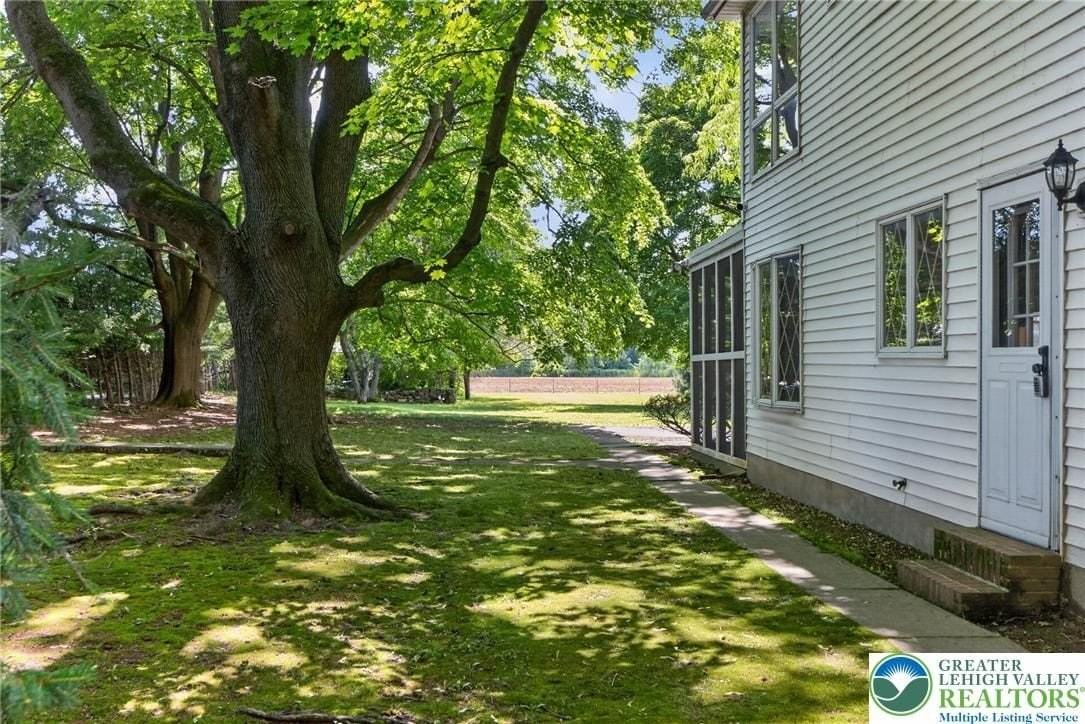 1226 Trexlertown Rd - Photo 5 of 26