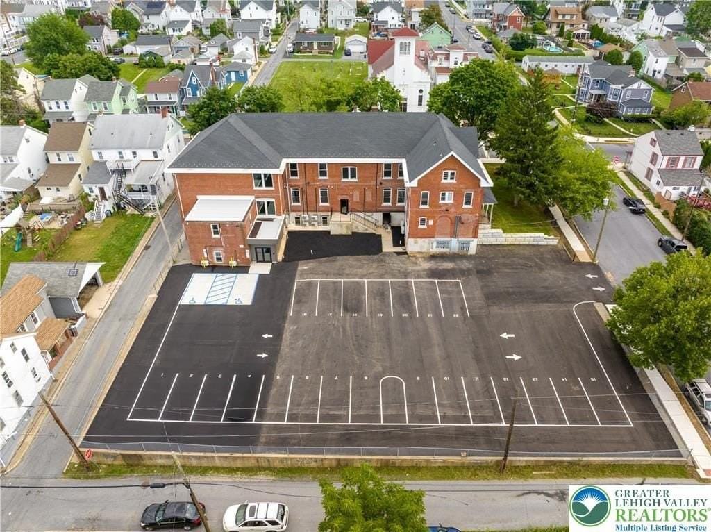 1012 2nd St - Photo 2 of 39