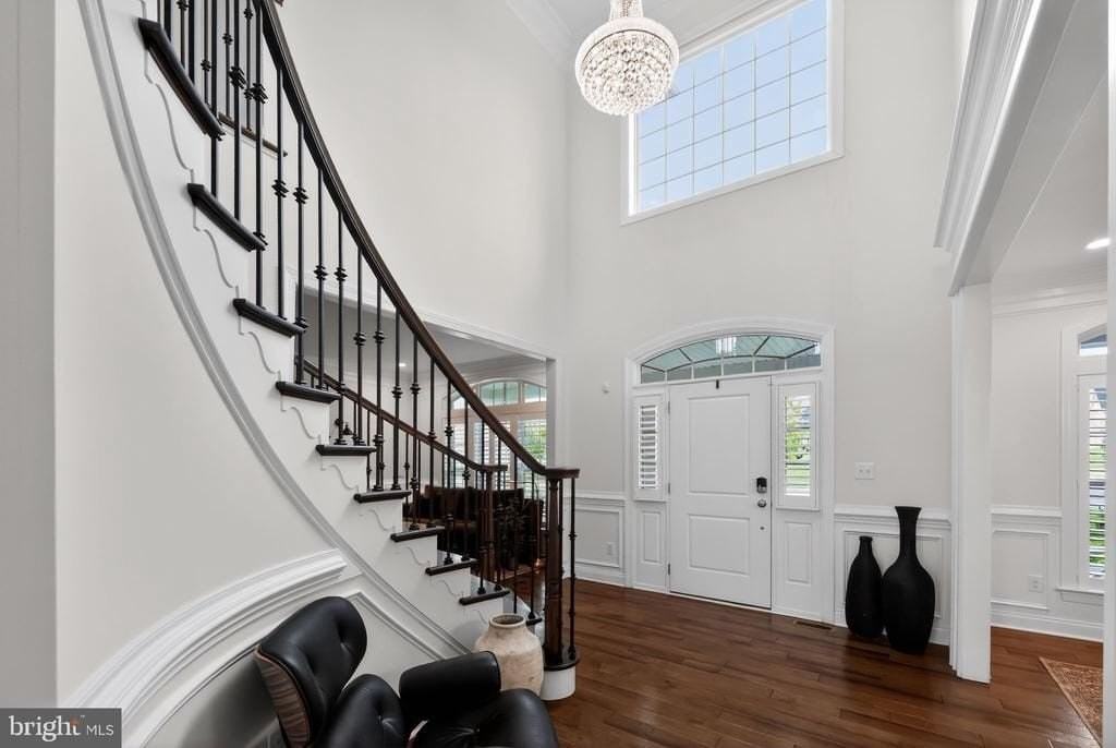 1036 Matthew Way - Photo 3 of 50