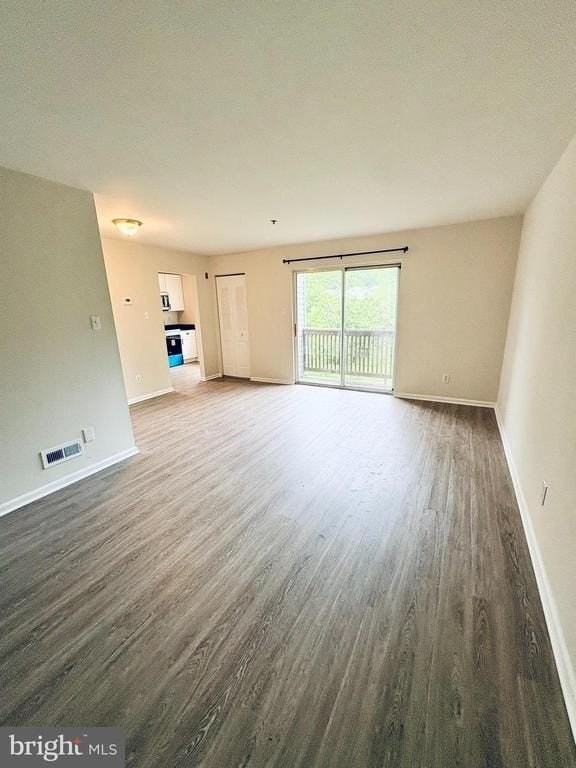 221 Highland Blvd Apt B - Photo 2 of 14