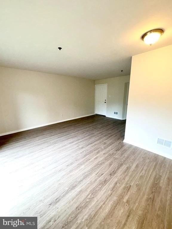 221 Highland Blvd Apt B - Photo 3 of 14
