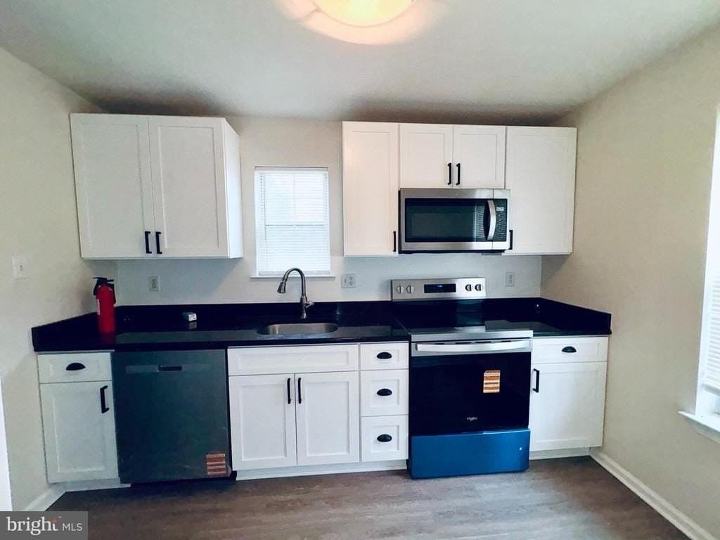 221 Highland Blvd Apt B - Photo 4 of 14
