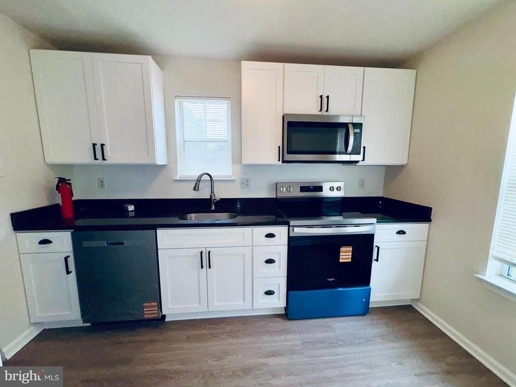 221 Highland Blvd Apt B - Photo 5 of 14