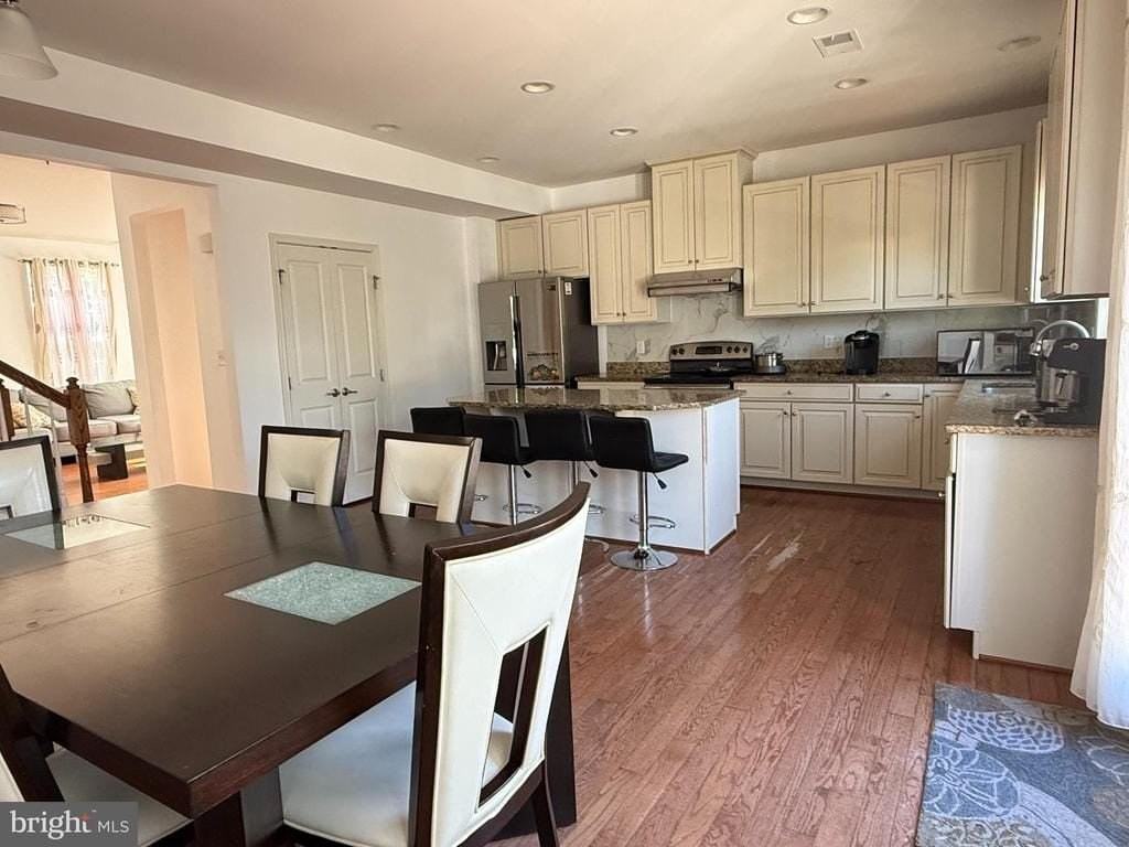 1285 Madison Ln - Photo 3 of 13