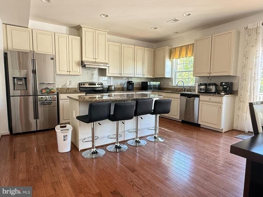 1285 Madison Ln - Photo 4 of 13