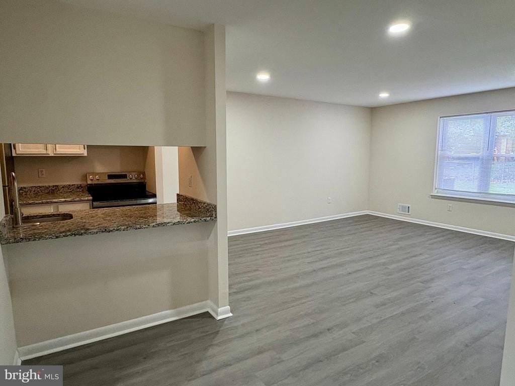 10 Baylis St - Photo 4 of 14