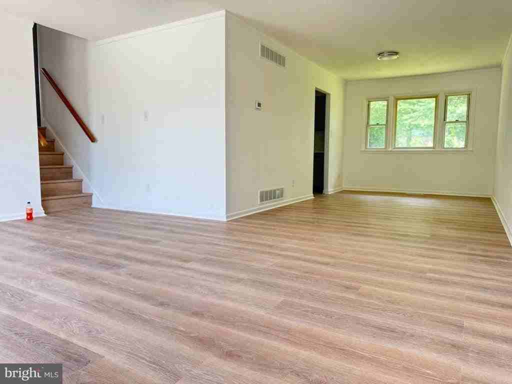 148 W Edinburgh Dr - Photo 2 of 12