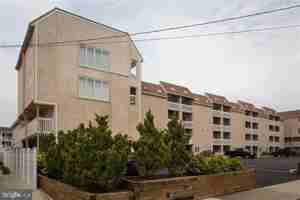 featured image of 323 44th St S #10