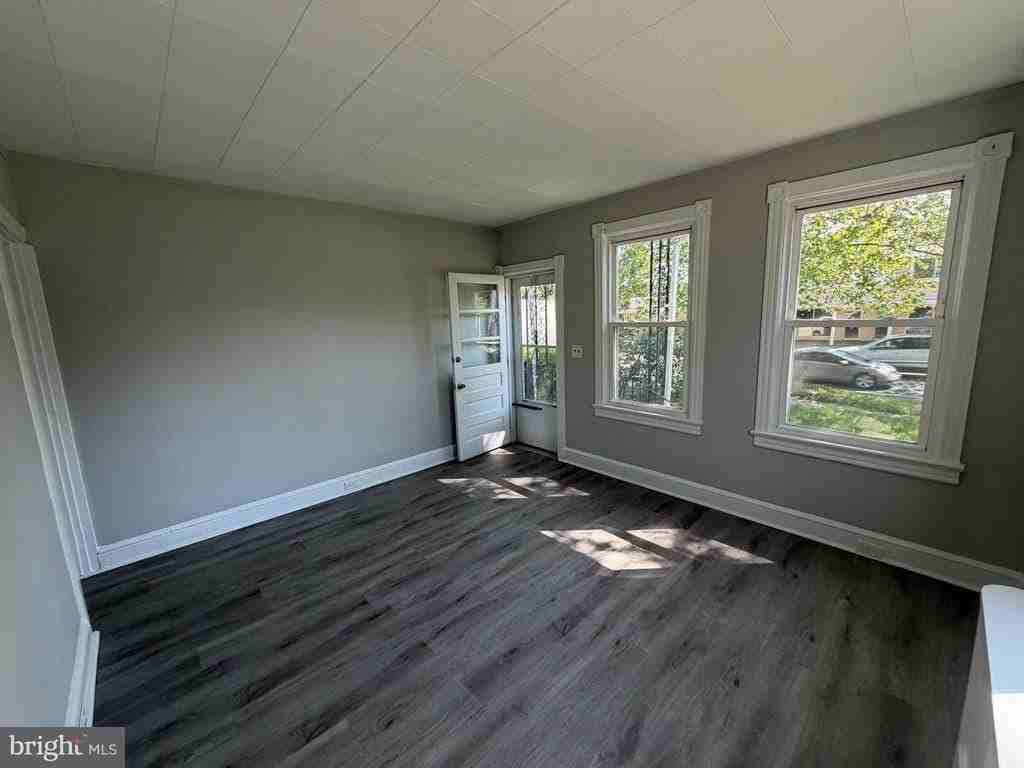 337 W Front St - Photo 4 of 10