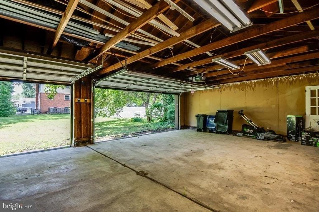 110 Weston Ave - Photo 5 of 5
