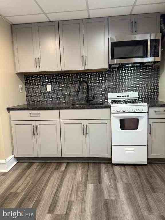 25 College Ave #B - Photo 7 of 11