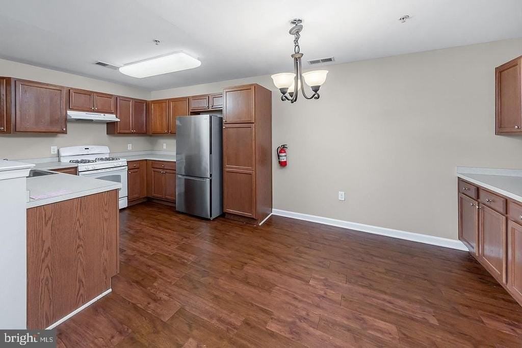 1122 Tristram Cir - Photo 6 of 19