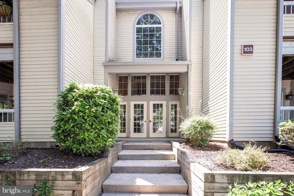 103 Claridge Ct #3 - Photo 3 of 26