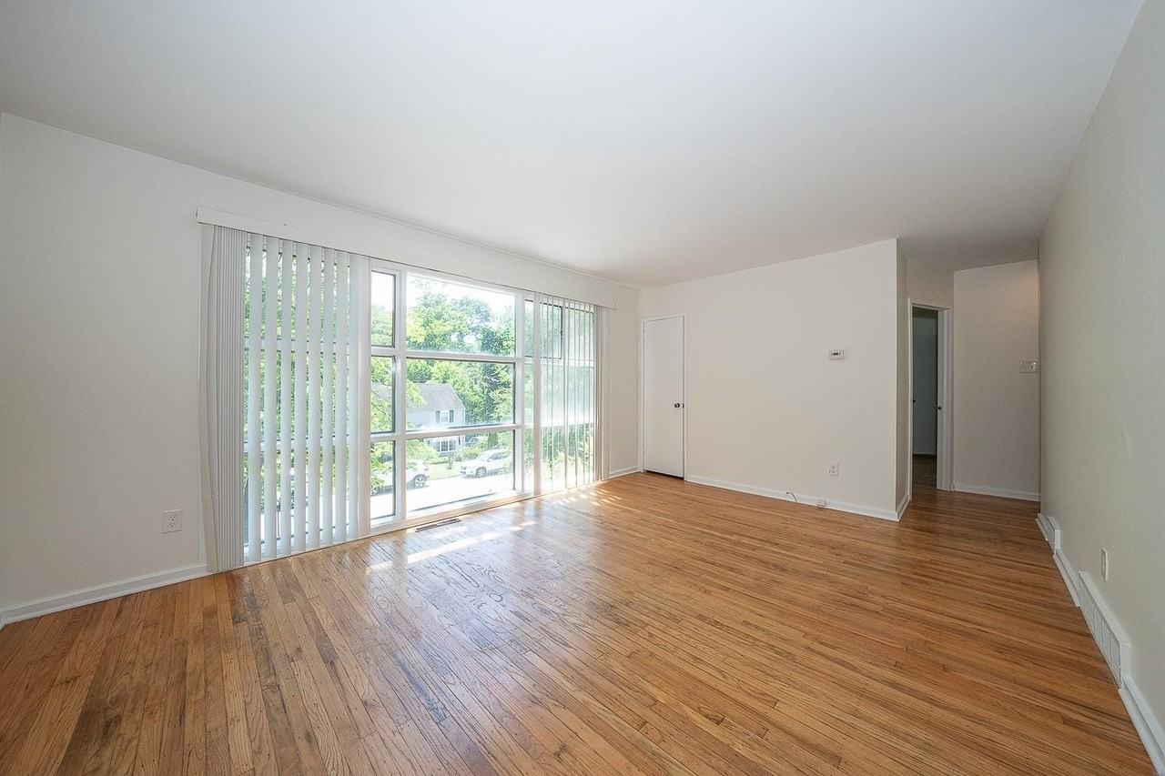 35 Eastwood Rd - Photo 7 of 22